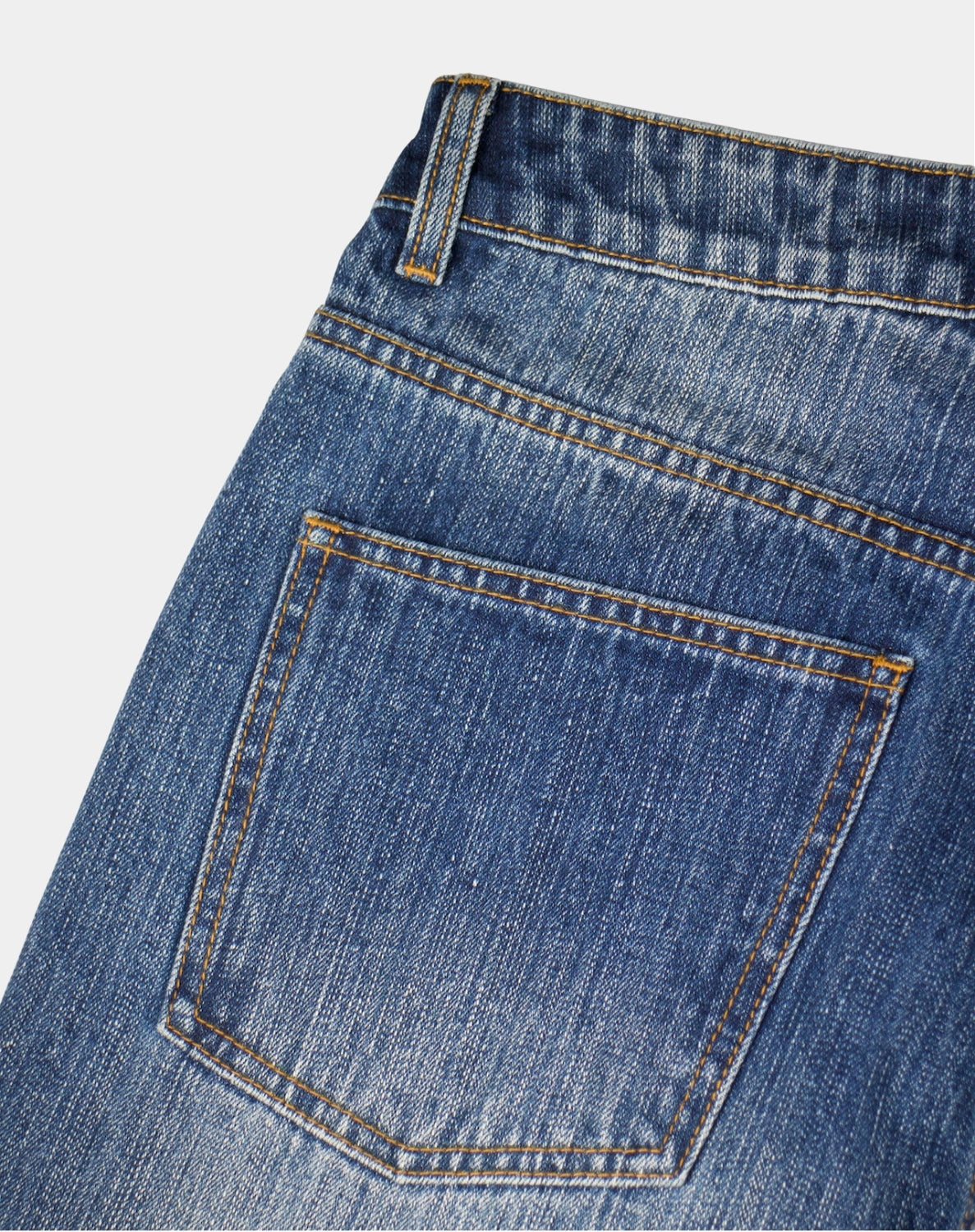 CLASSIC CUT WASHED JEANS